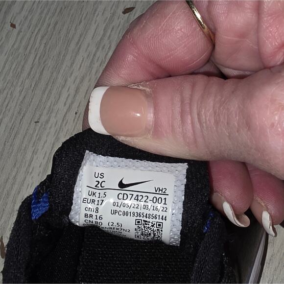 Nike Toddler Air Max Motion 2 Black & Red Sneakers Slip-On Design Crib Baby Shoe - Picture 7 of 7